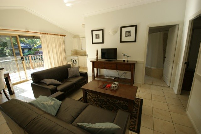 5/95 James Small Drive KORORA 4