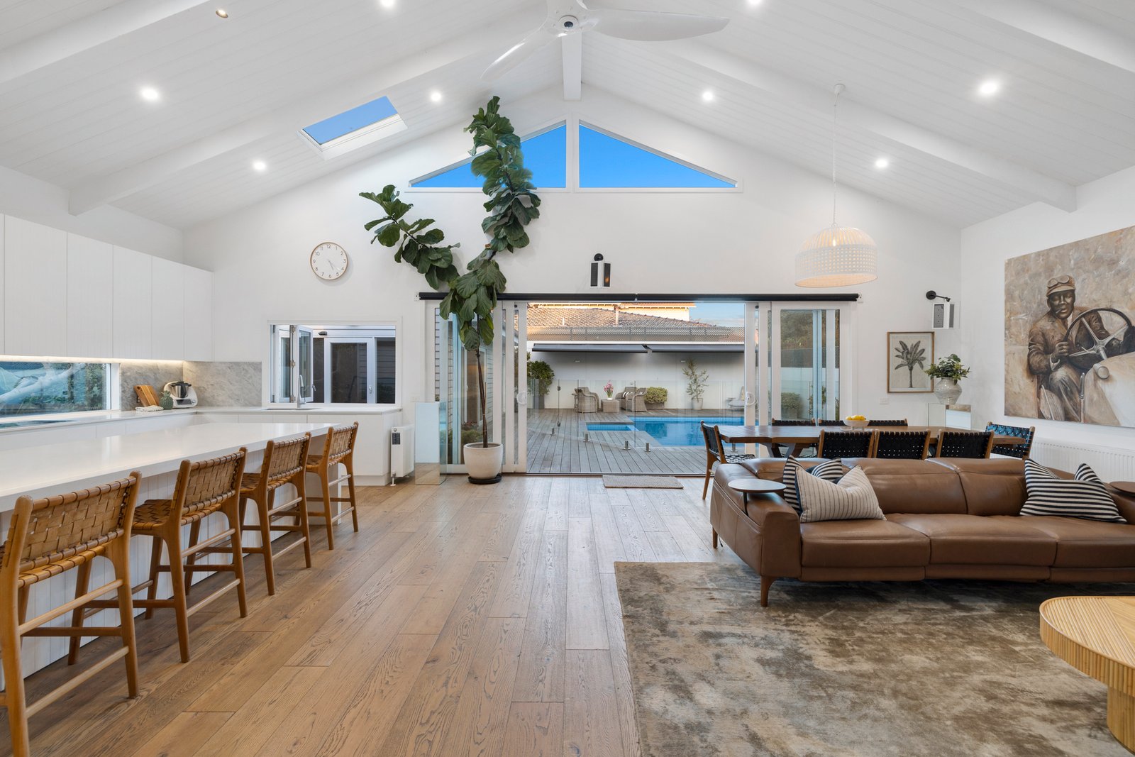 Gallery: 596 Hampton Street