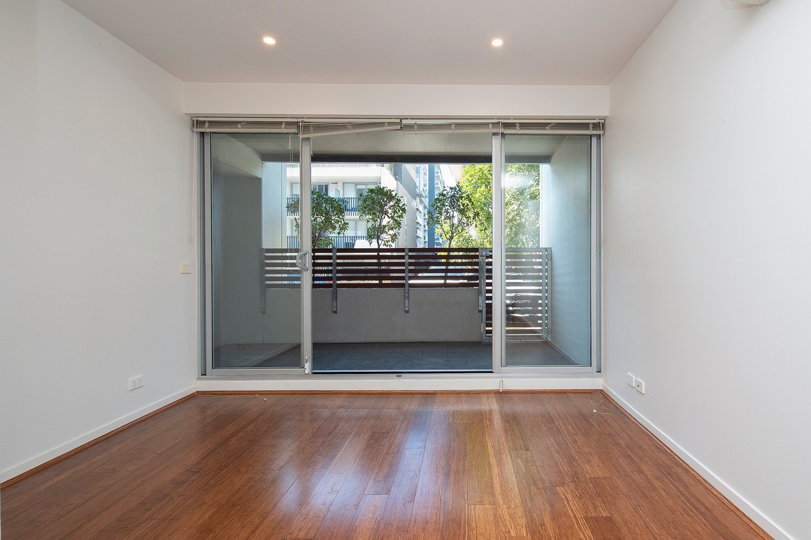 Gallery: 5/99 Nott Street
