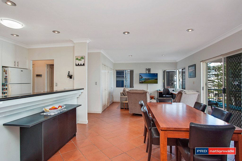 5/99 Old Burleigh Road BROADBEACH 6