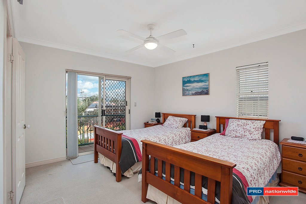 5/99 Old Burleigh Road BROADBEACH 9
