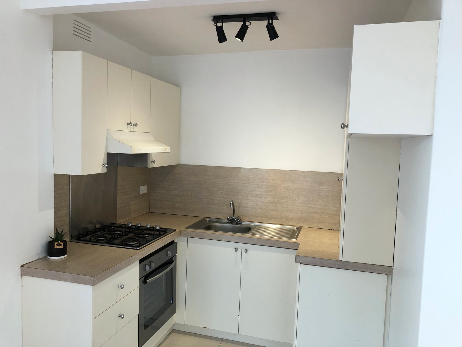 Gallery: 5/99 Osborne Street