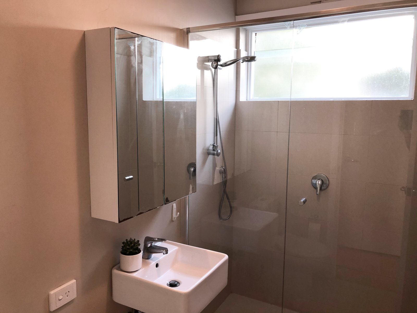 Gallery: 5/99 Osborne Street