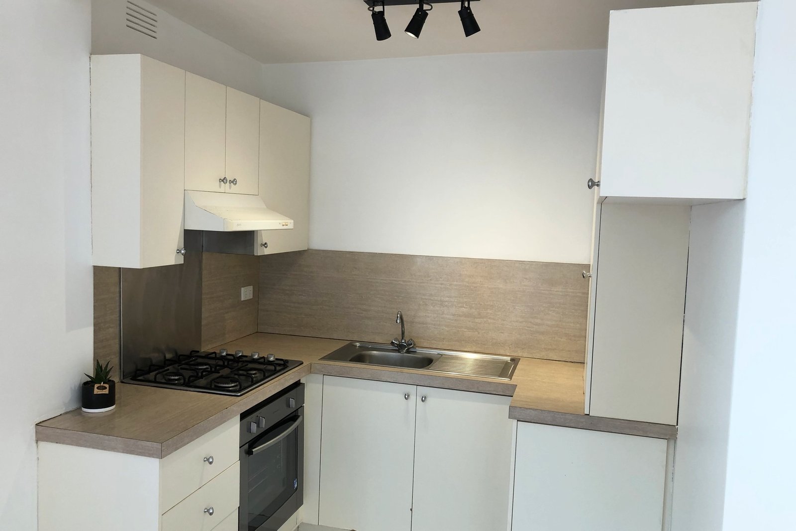 Gallery: 5/99 Osborne Street