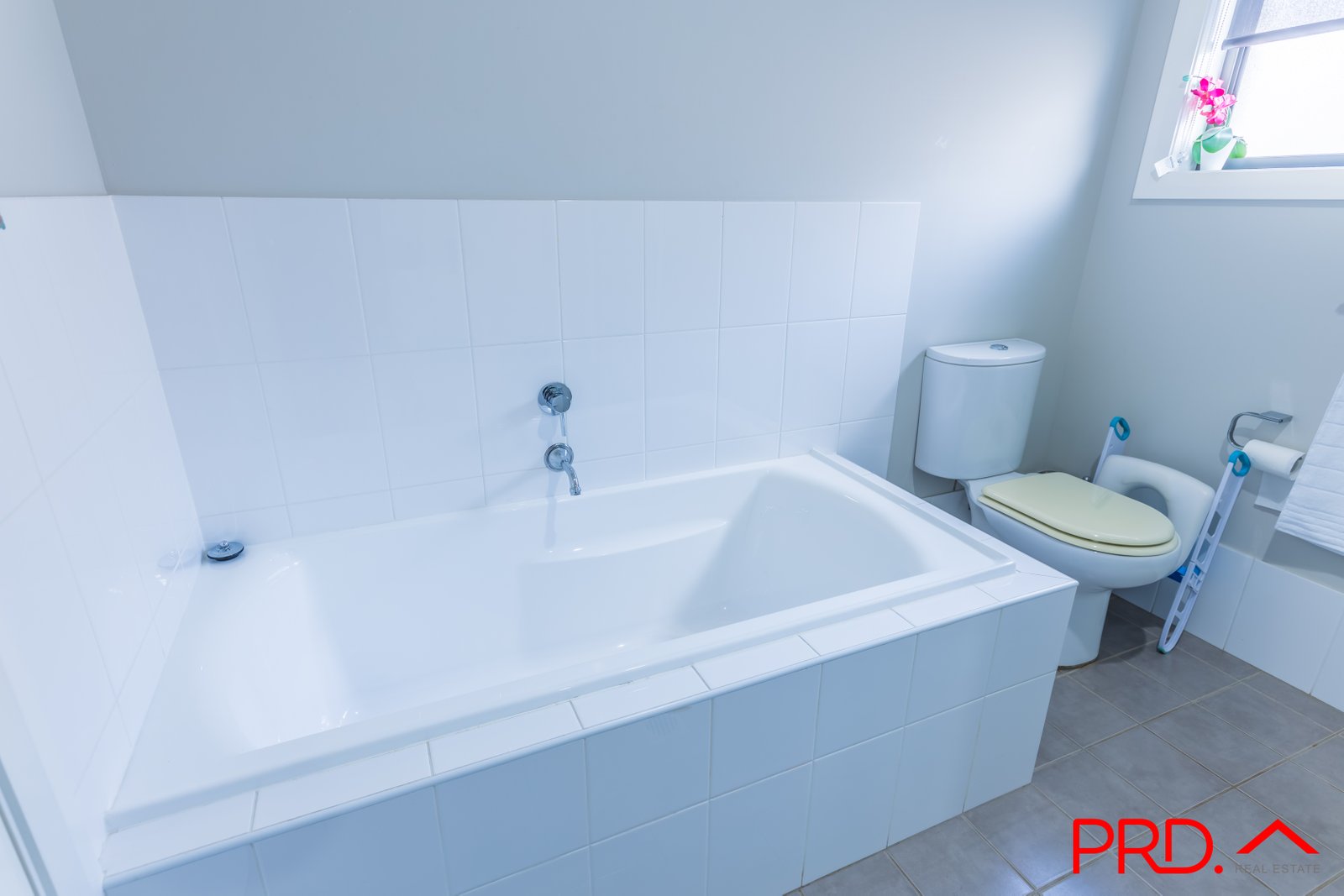 5a Brushbox Grove TAMWORTH 13
