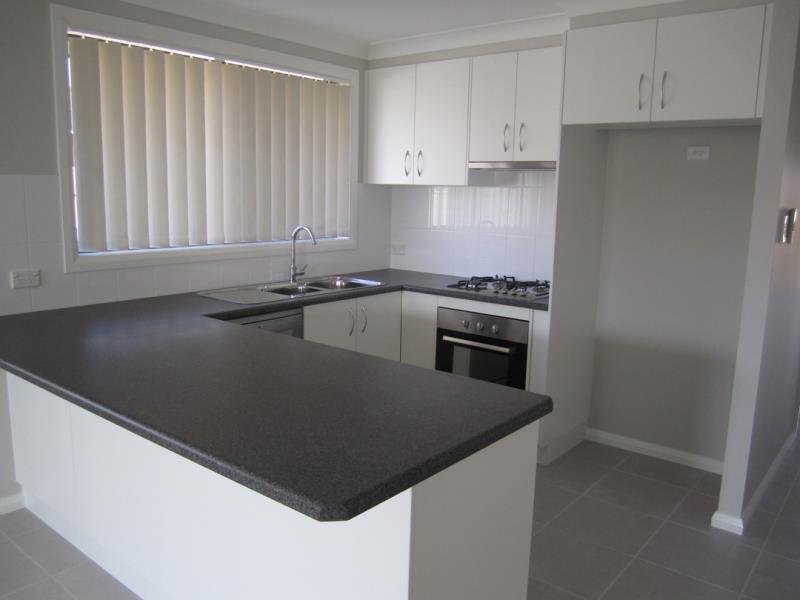 5a Brushbox Grove TAMWORTH 2