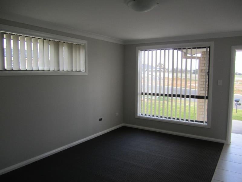 5a Brushbox Grove TAMWORTH 3