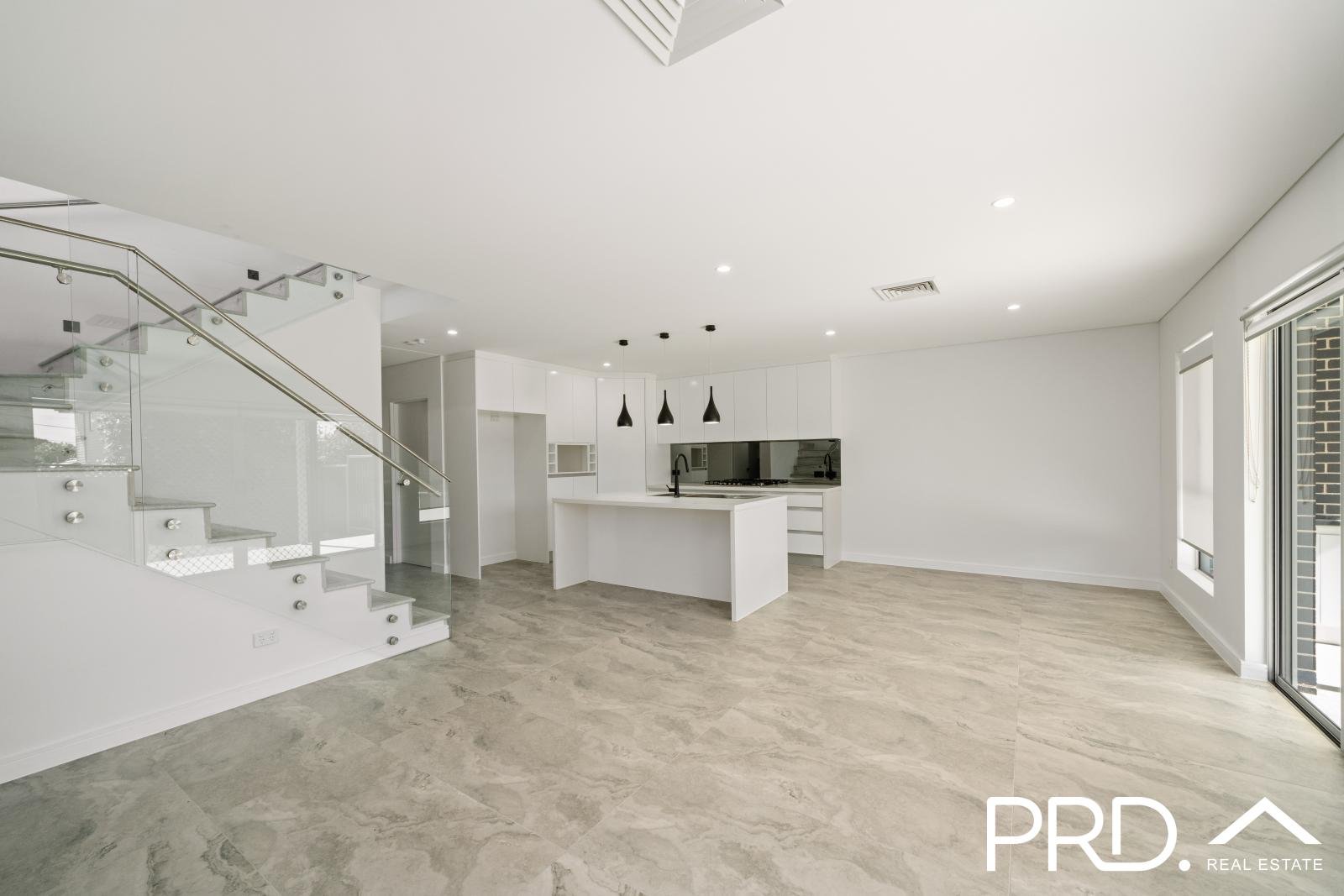 5a Grieve Crescent MILPERRA 2