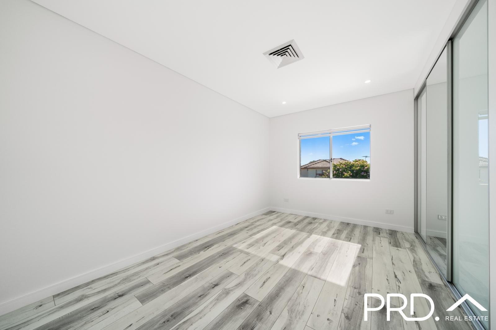 5a Grieve Crescent MILPERRA 3