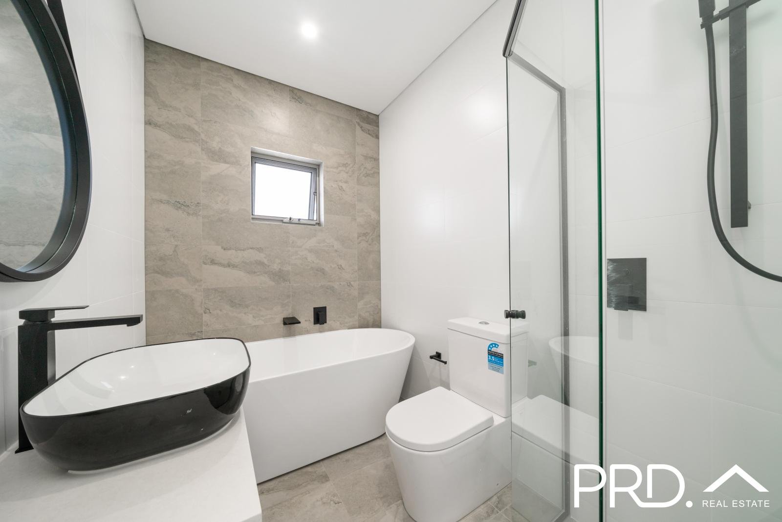 5a Grieve Crescent MILPERRA 4