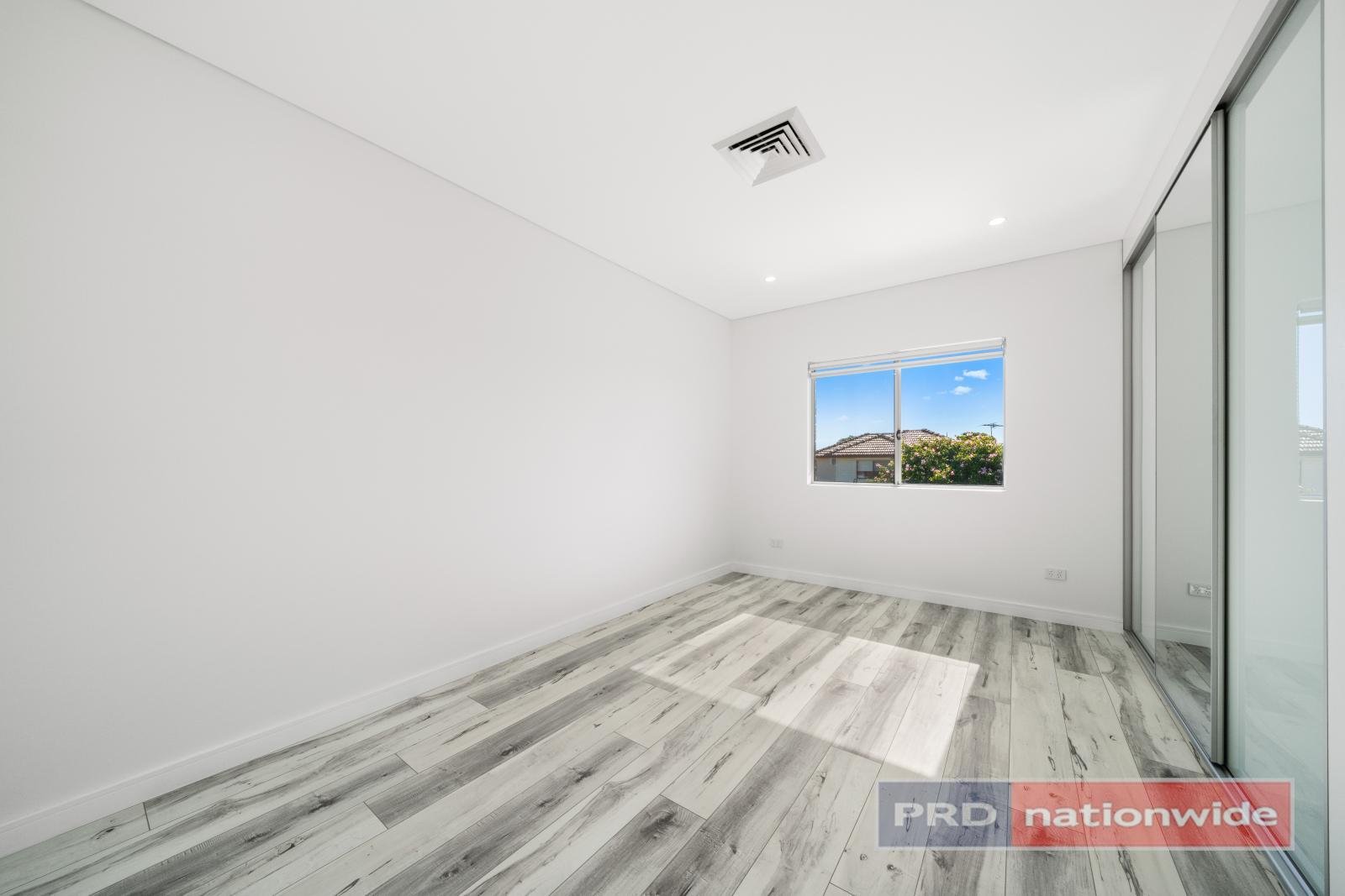 5a Grieve Crescent MILPERRA 3