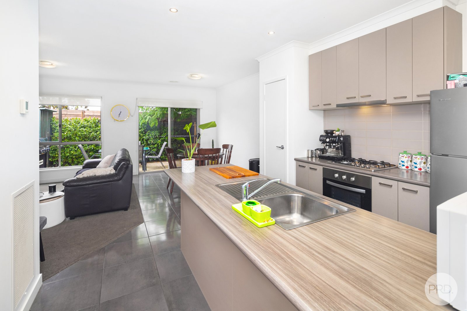 5A King George Way MITCHELL PARK 8
