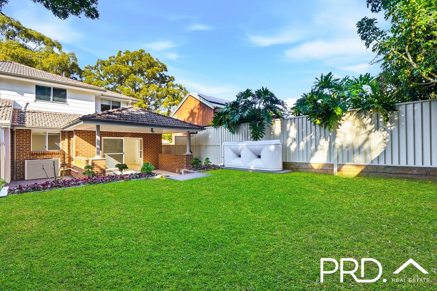 5a Monash Avenue EAST HILLS 9