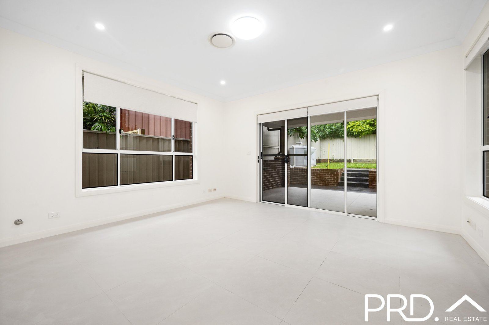 5a Monash Avenue EAST HILLS 4