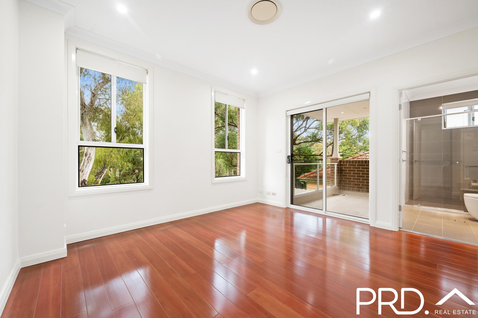 5a Monash Avenue EAST HILLS 5