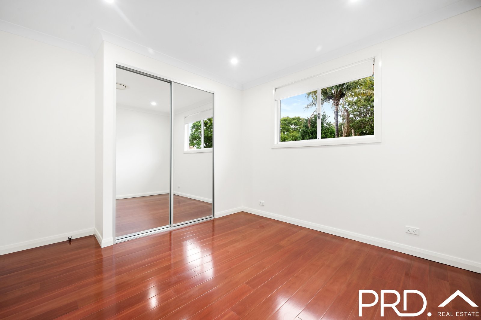 5a Monash Avenue EAST HILLS 6