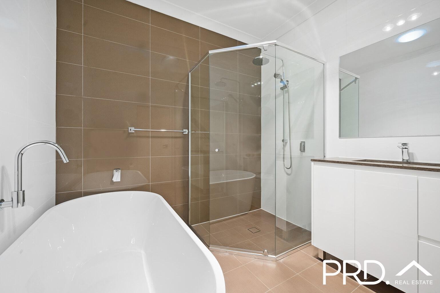 5a Monash Avenue EAST HILLS 7