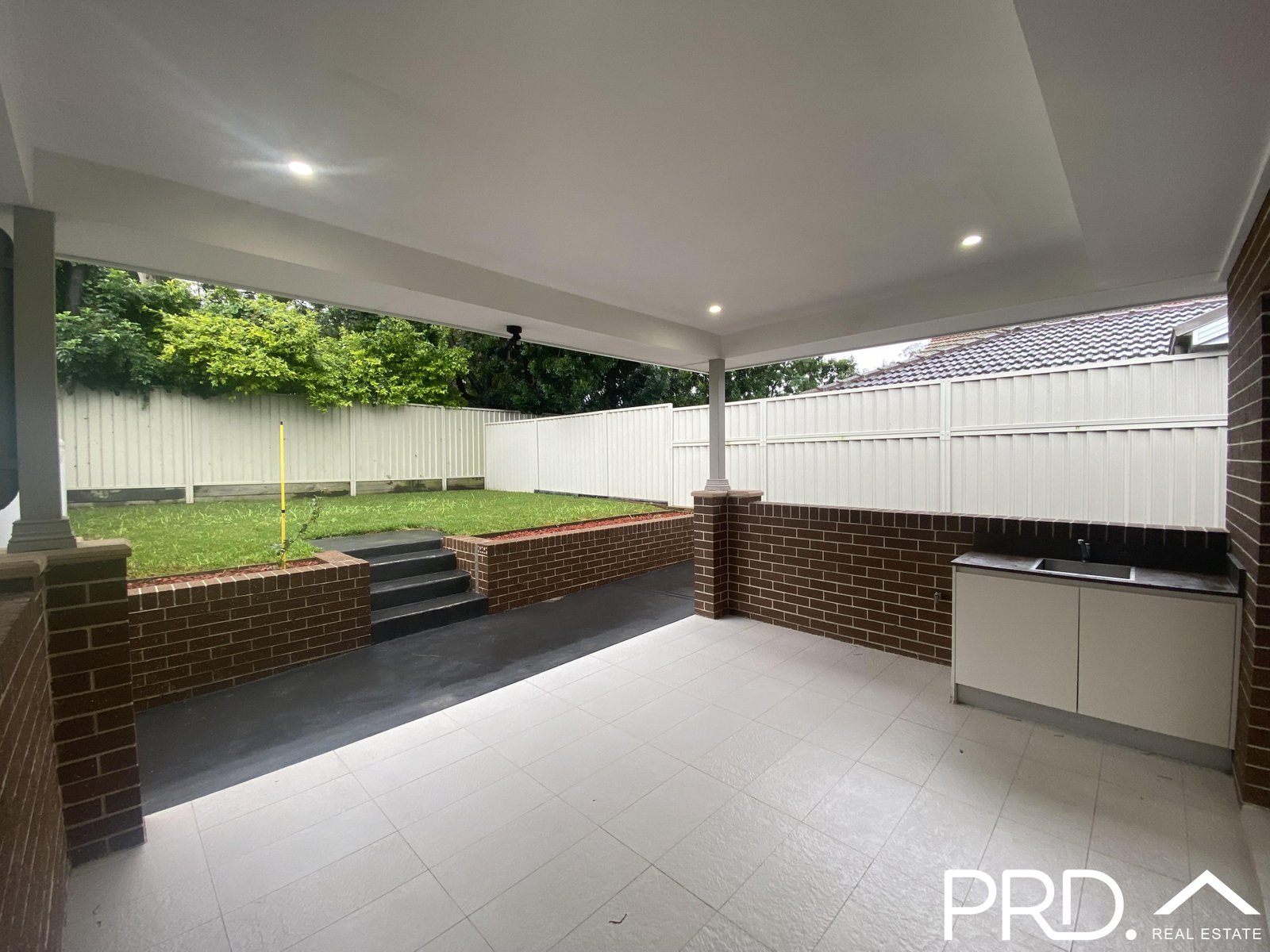 5a Monash Avenue EAST HILLS 10