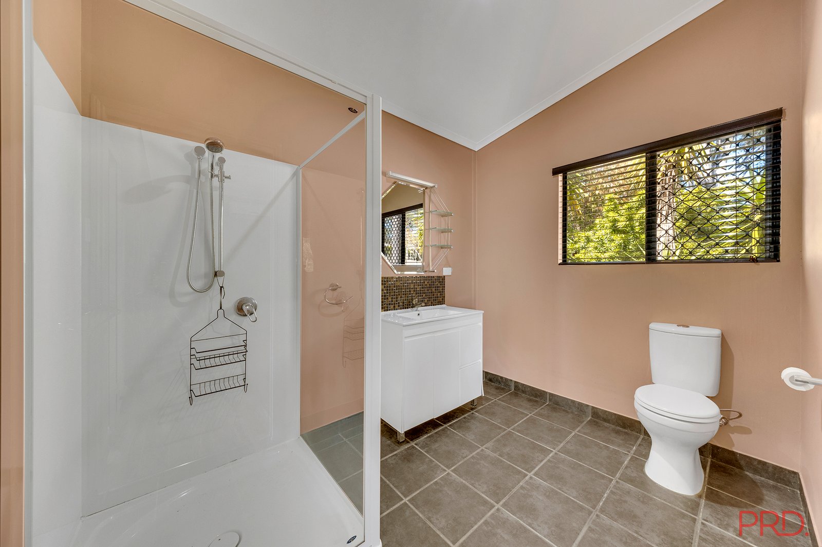 5A Rainer Court BENARABY 24