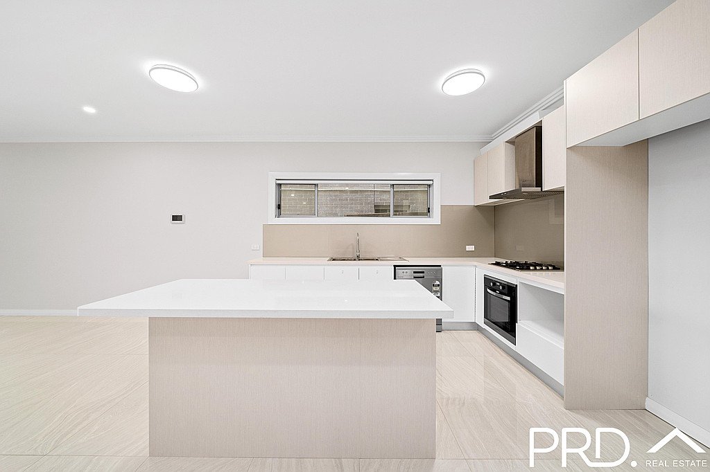 5a Singleton Avenue EAST HILLS 2