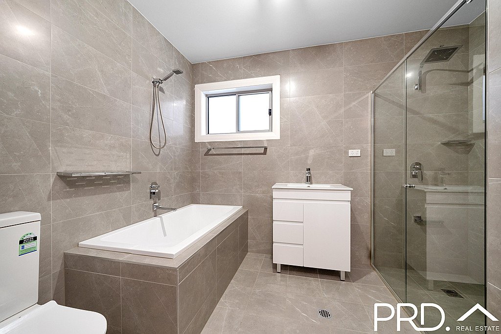 5a Singleton Avenue EAST HILLS 7