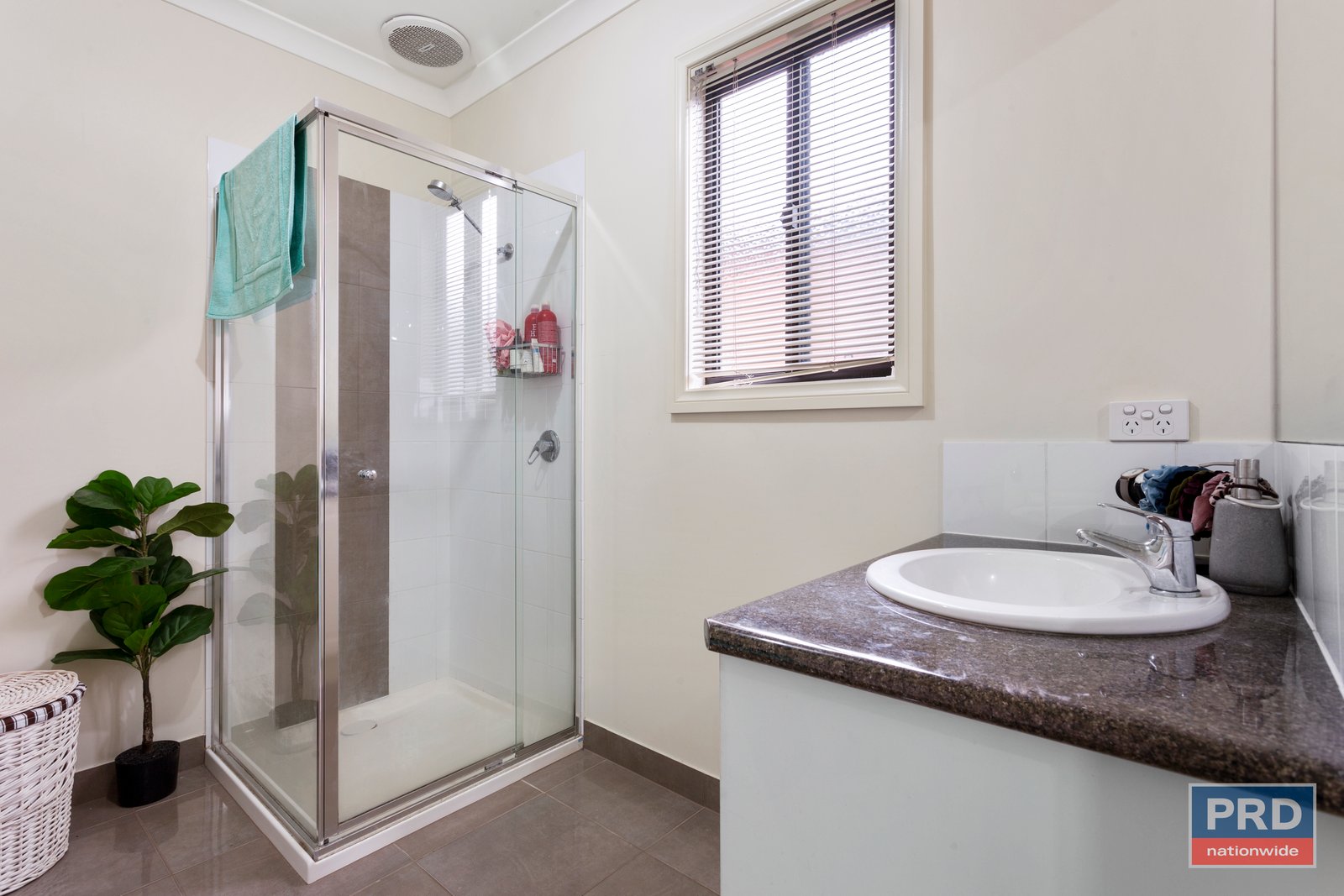 5a Vincent Drive KENNINGTON 4