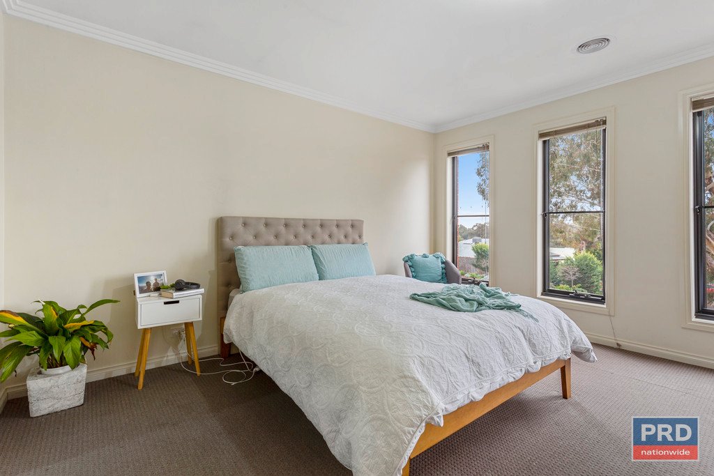 5a Vincent Drive KENNINGTON 2