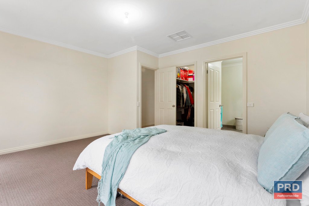 5a Vincent Drive KENNINGTON 3