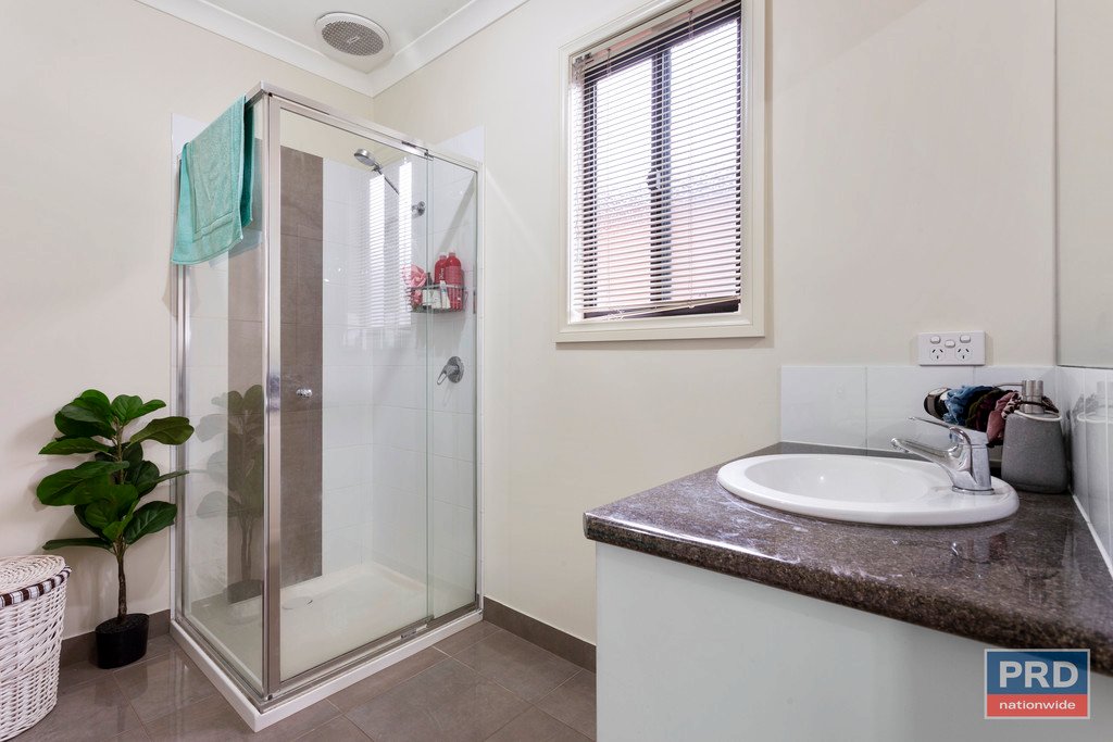 5a Vincent Drive KENNINGTON 4