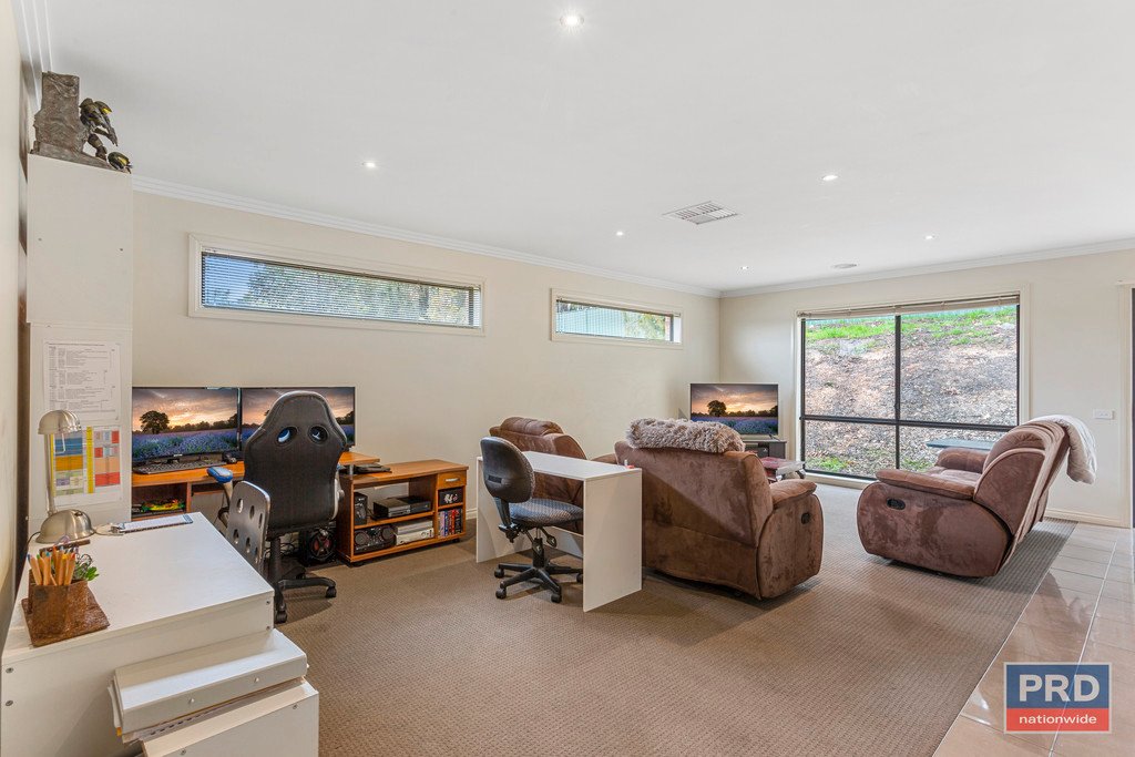 5a Vincent Drive KENNINGTON 8
