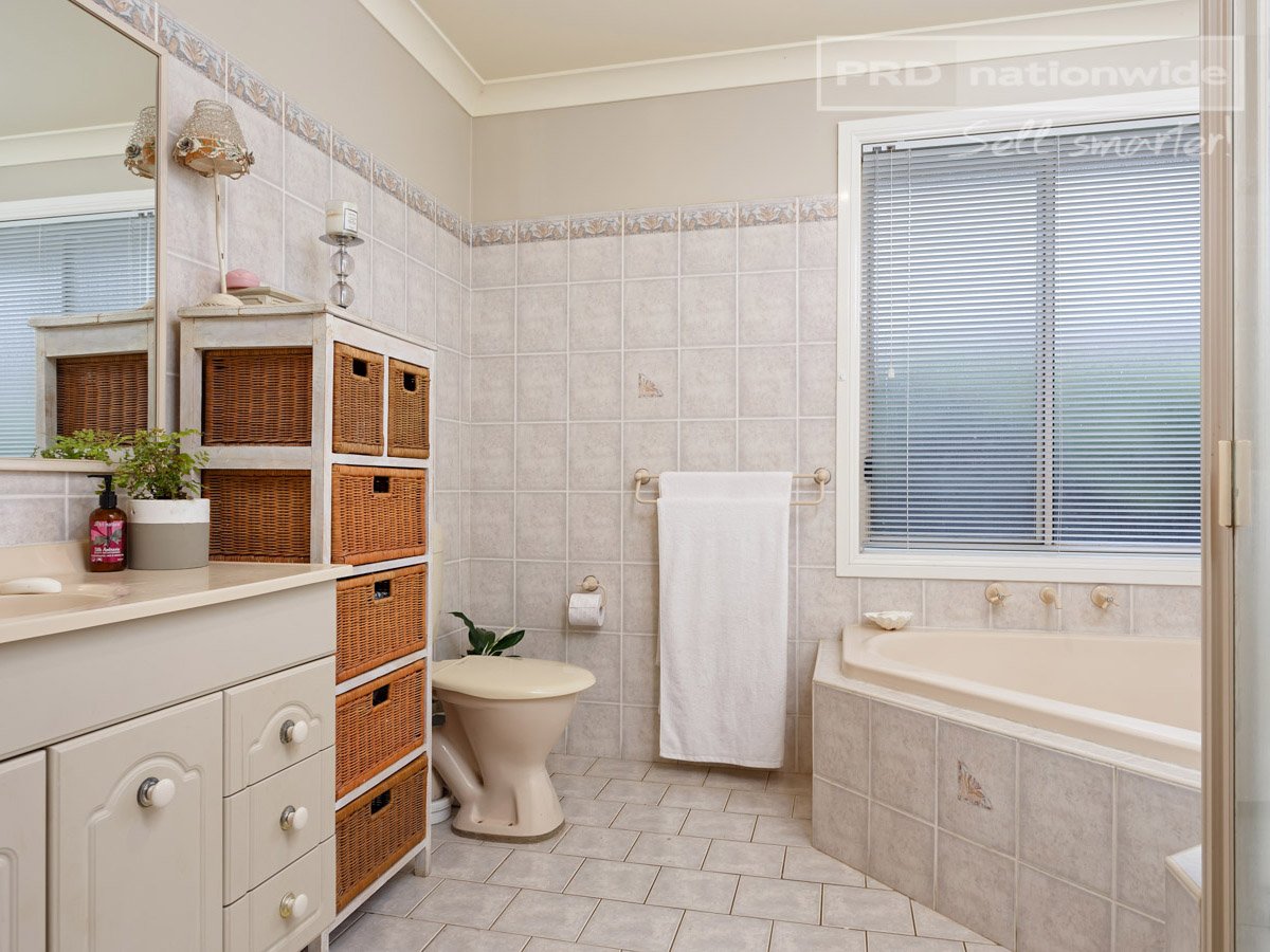 5B Crisp Drive FLOWERDALE 9