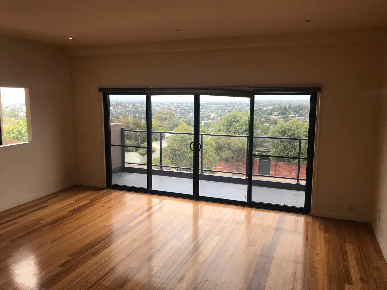 Gallery: 5b Lansbury Crescent