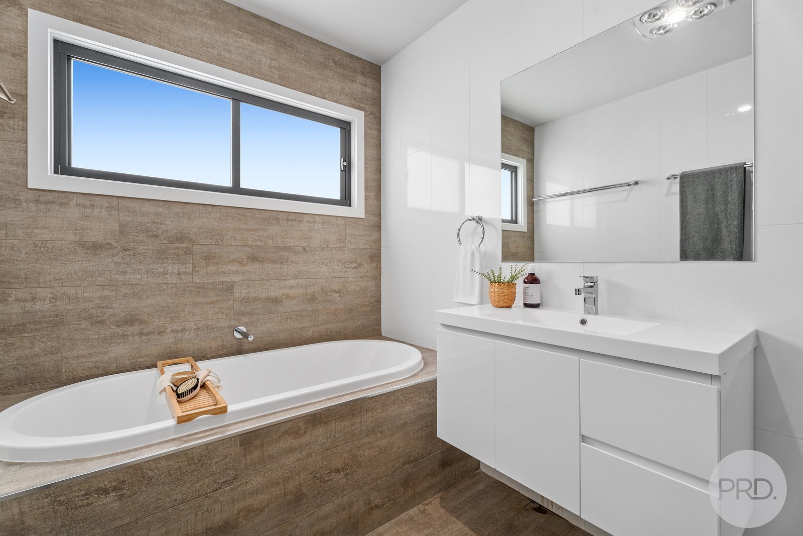 5B Thurlow Avenue NELSON BAY 23