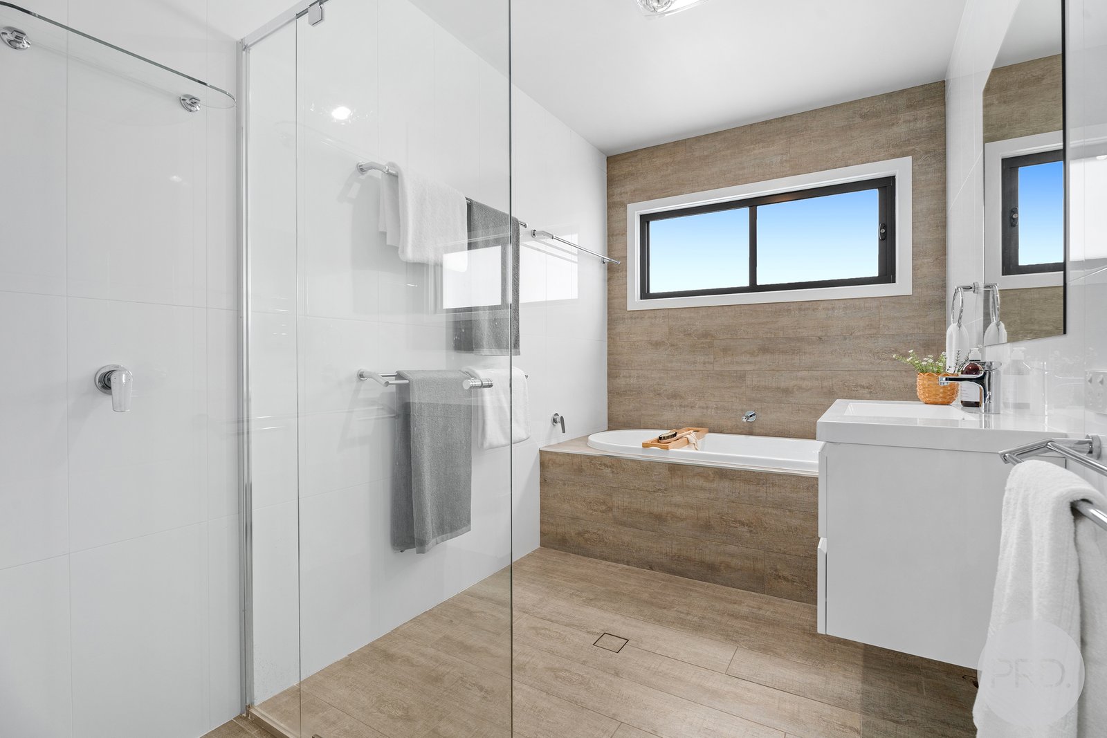 5B Thurlow Avenue NELSON BAY 24