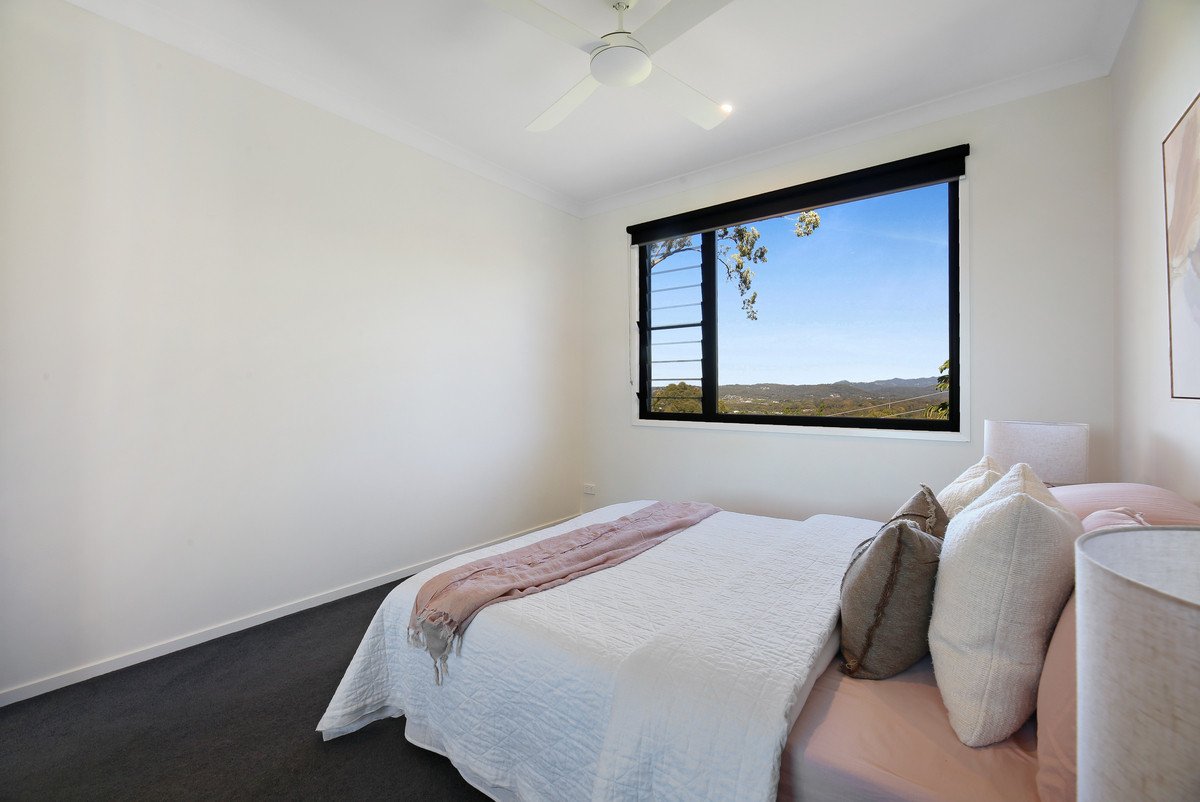 5B Vantage Point Drive Burleigh Heads 25