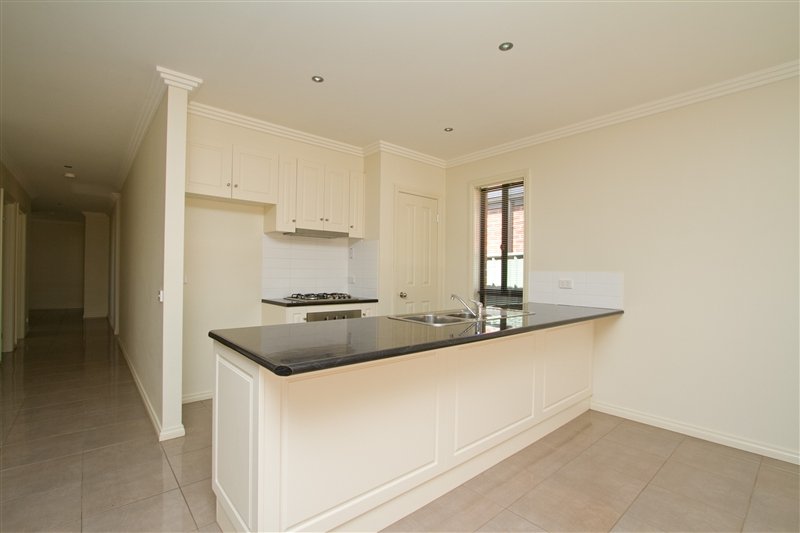 5B Vincent Drive KENNINGTON 2