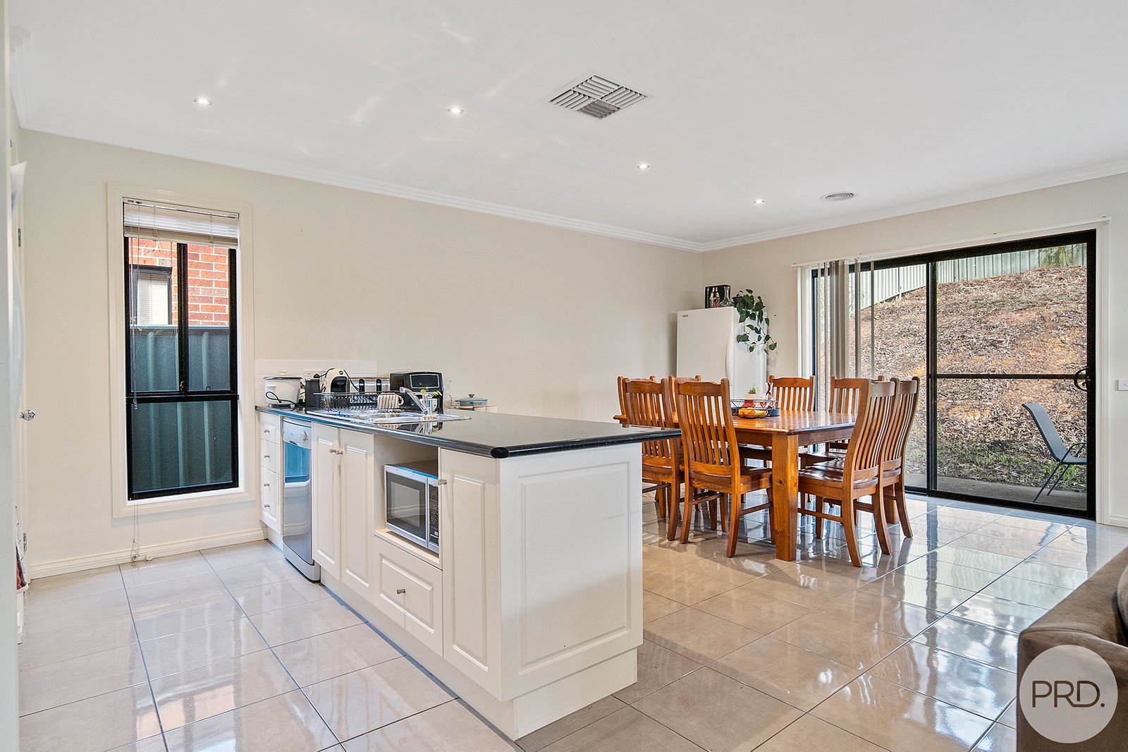 5B Vincent Drive KENNINGTON 2