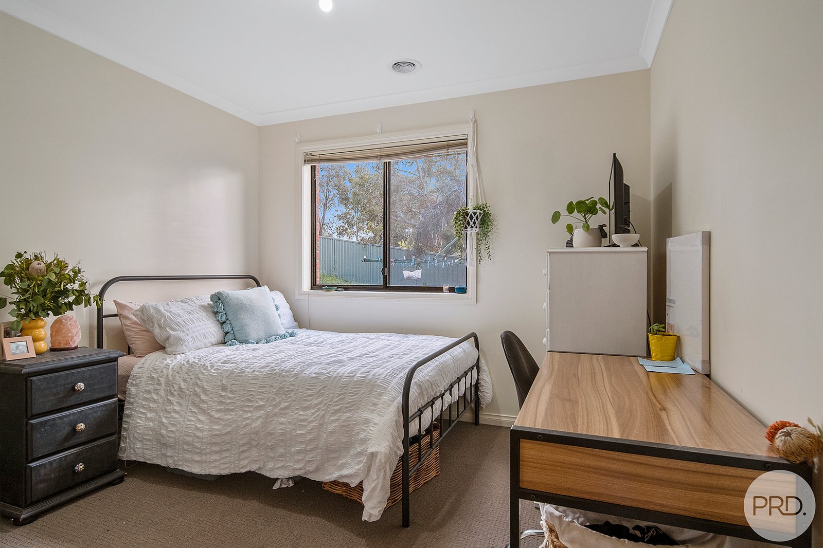 5B Vincent Drive KENNINGTON 9