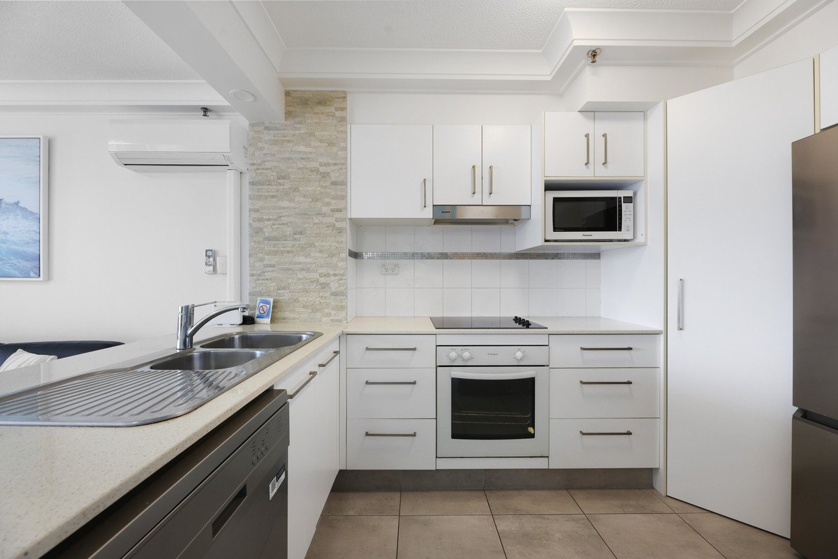 5B/3 Second Avenue Burleigh Heads 5