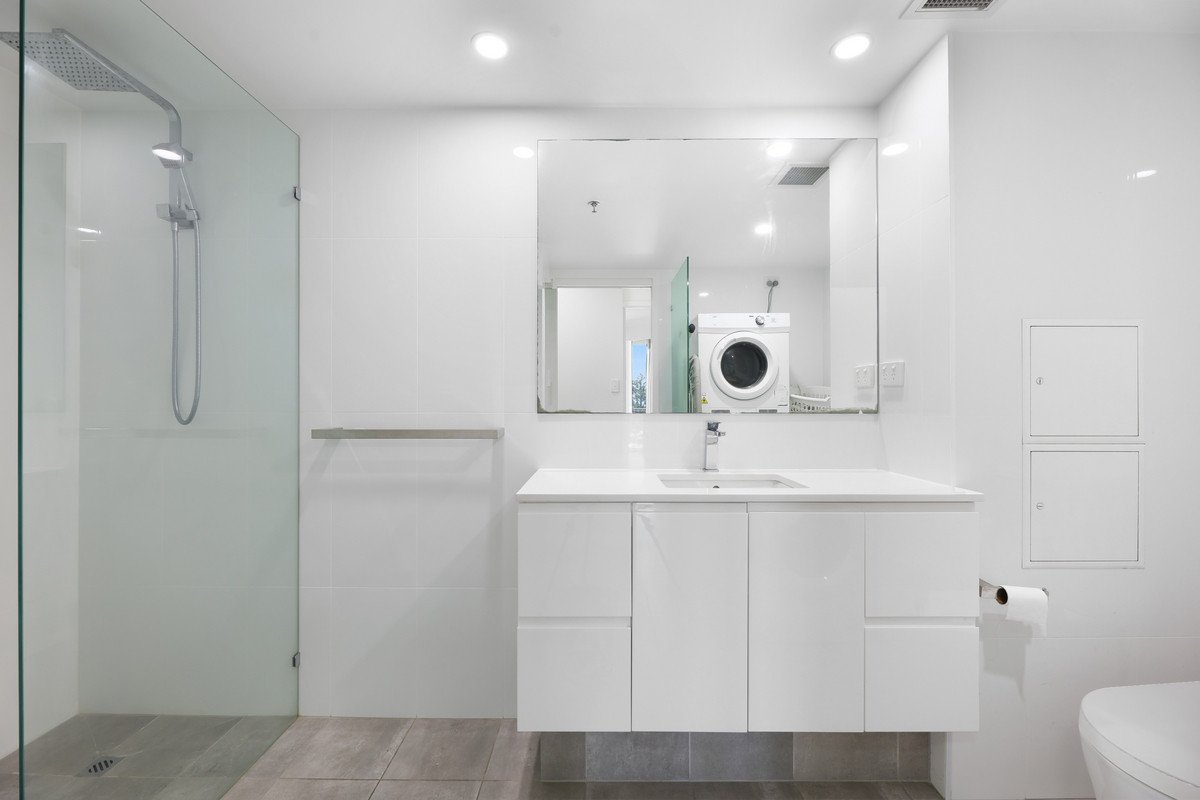 5B/3 Second Avenue Burleigh Heads 15