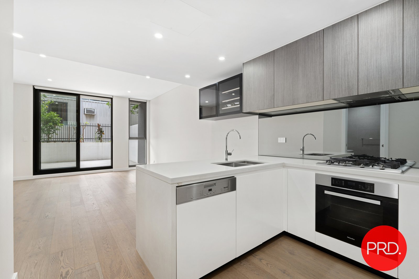 5C Garrigarrang Avenue KOGARAH 3