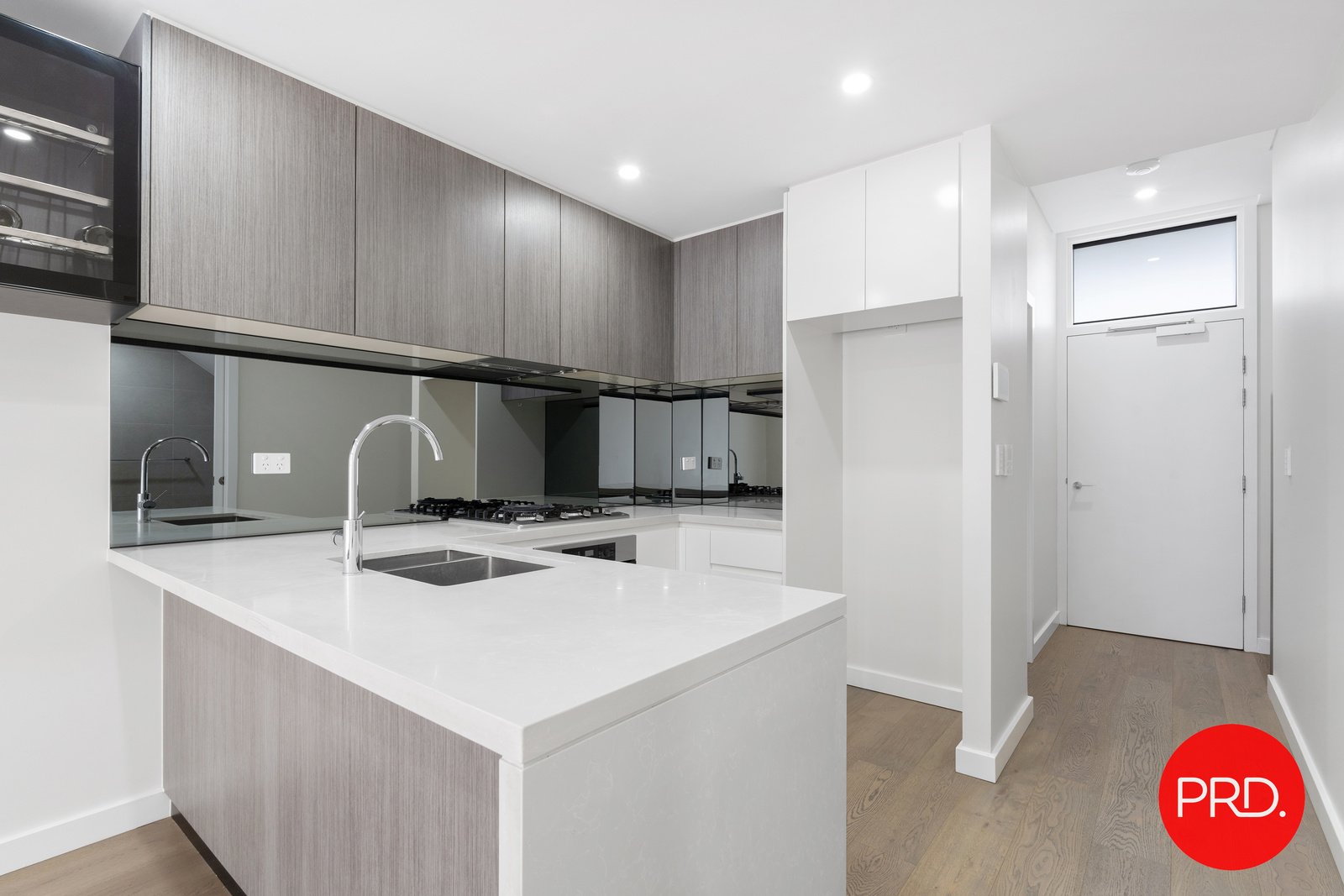 5C Garrigarrang Avenue KOGARAH 7