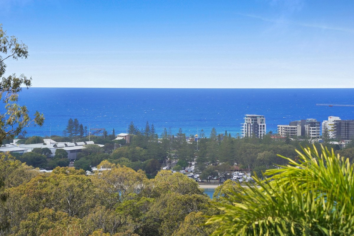 5C Vantage Point Drive Burleigh Heads 11