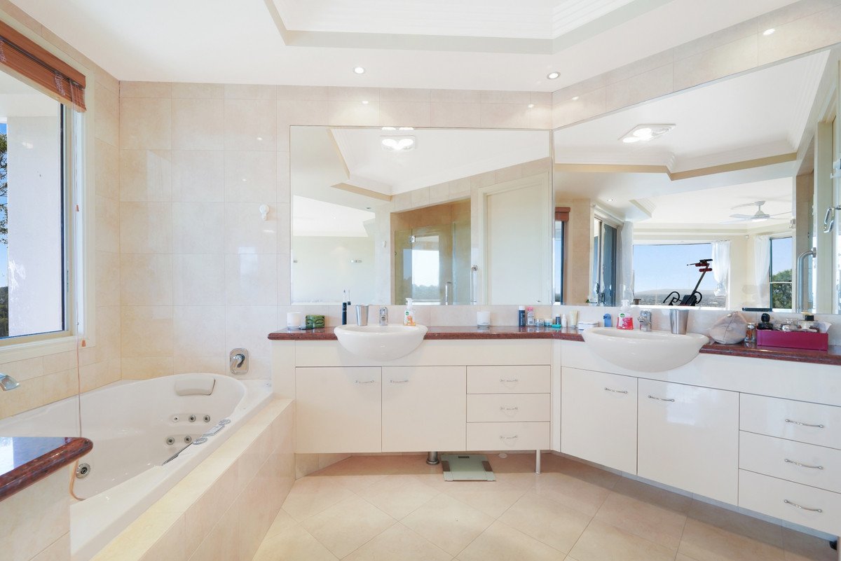 5C Vantage Point Drive Burleigh Heads 17