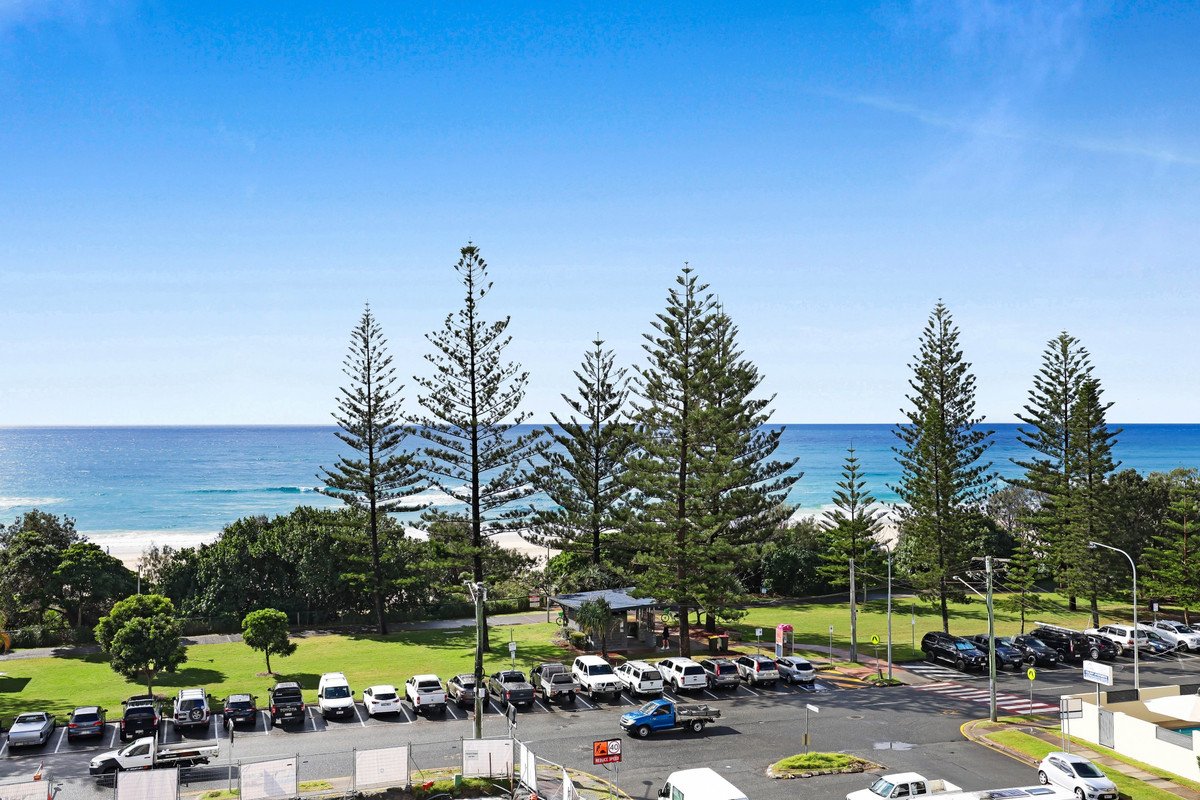 5c/3 Second Avenue Burleigh Heads 9