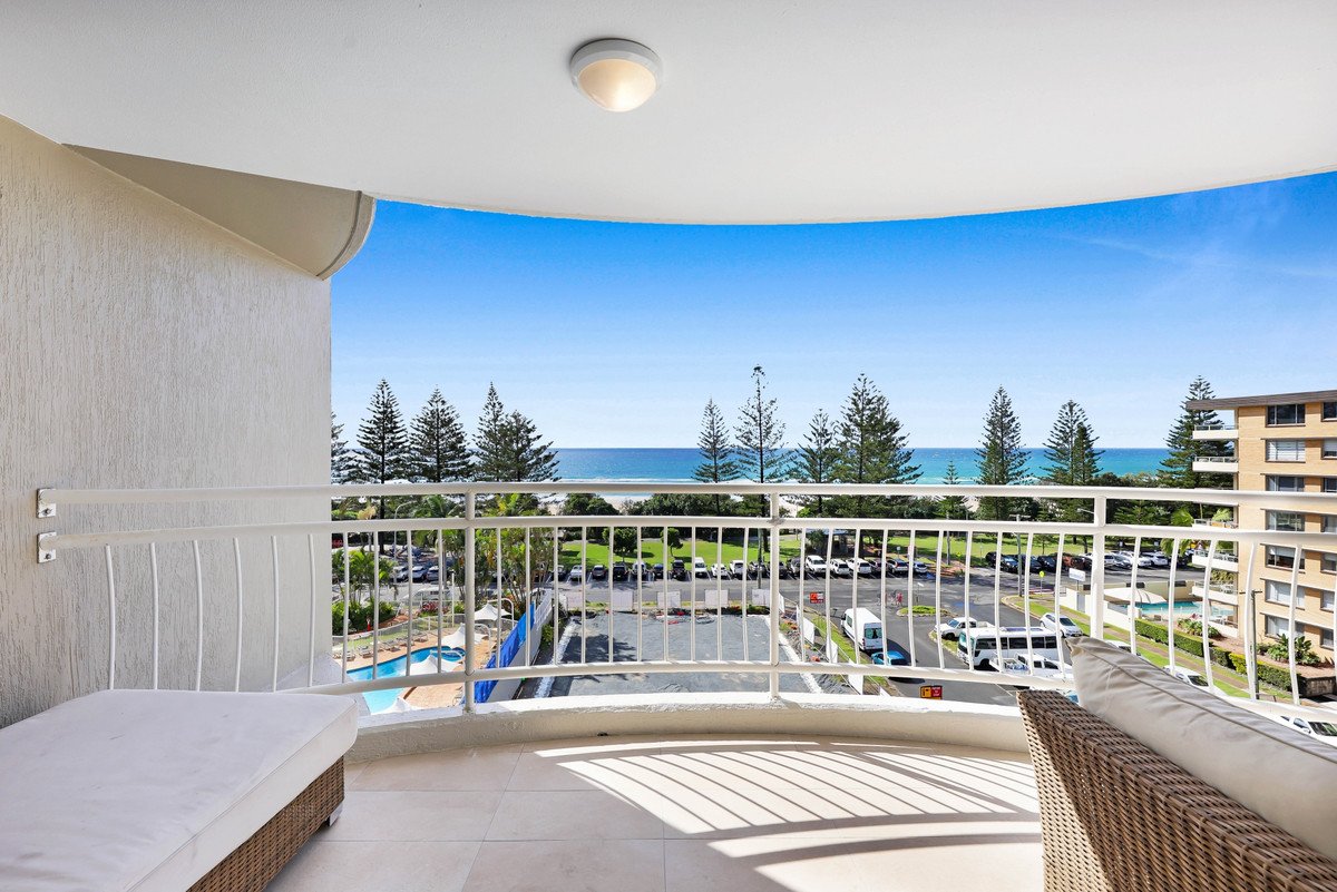 5c/3 Second Avenue Burleigh Heads 11