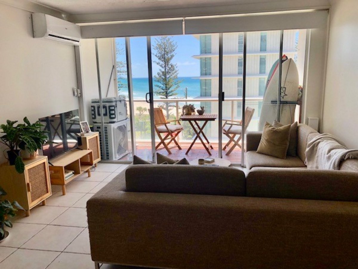 5C/52 Goodwin Terrace BURLEIGH HEADS 5