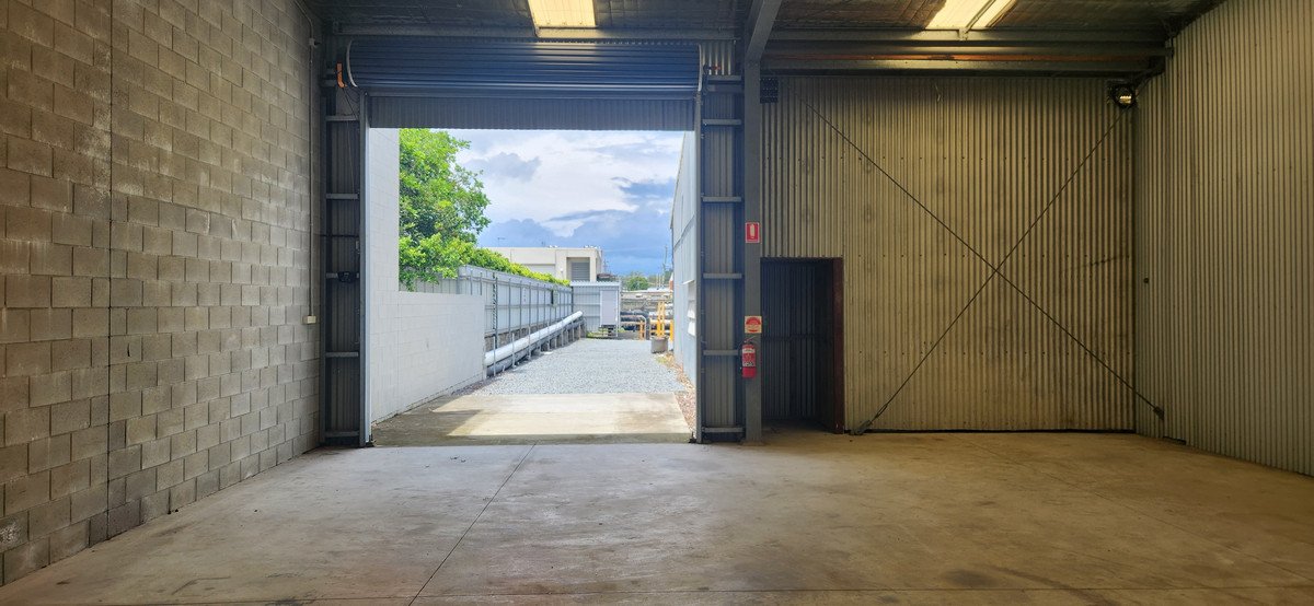 5D/50 Currumbin Creek Road Currumbin Waters 3