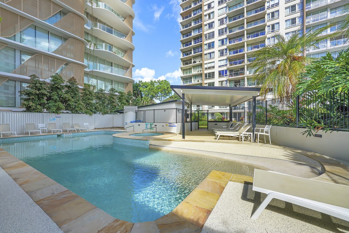 5F/52 Goodwin Terrace Burleigh Heads 4