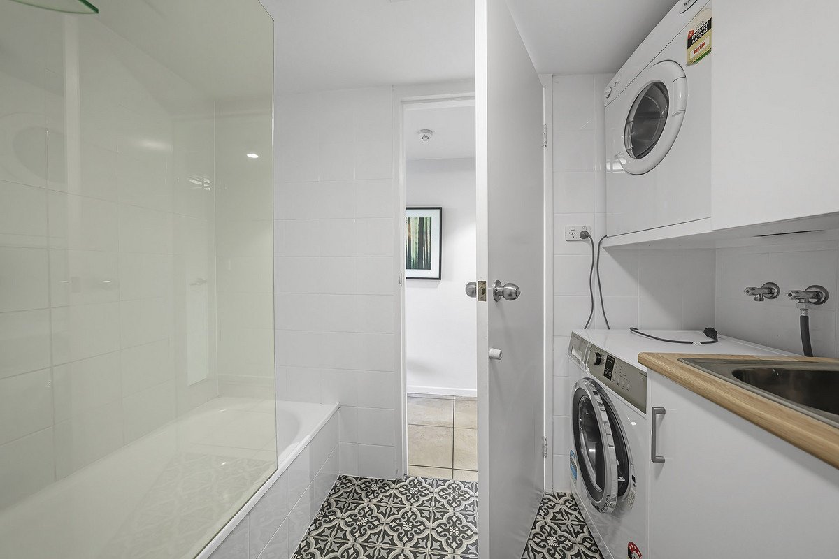 5F/52 Goodwin Terrace Burleigh Heads 14